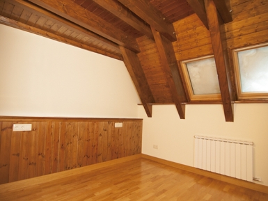 Habitación doble en planta bajo cubierta